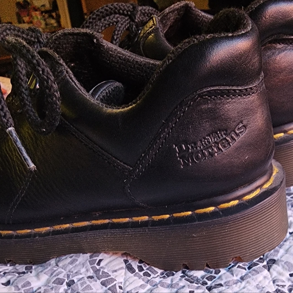 Vintage 1990s Doc Martens Women's size 7